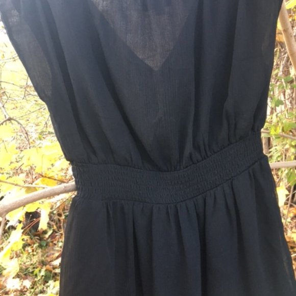 Beautiful NWOT Black Party/professional top with flowers size 4 - Picture 6 of 8